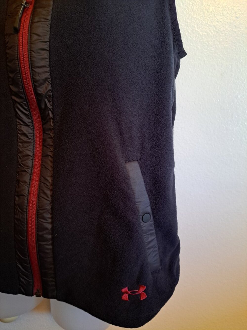 Under Armour Polartec Loose Iowa State Cyclones Collegiate Fleece Vest. - Picture 2 of 10